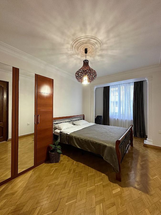 Apartment Batumi Exteriör bild